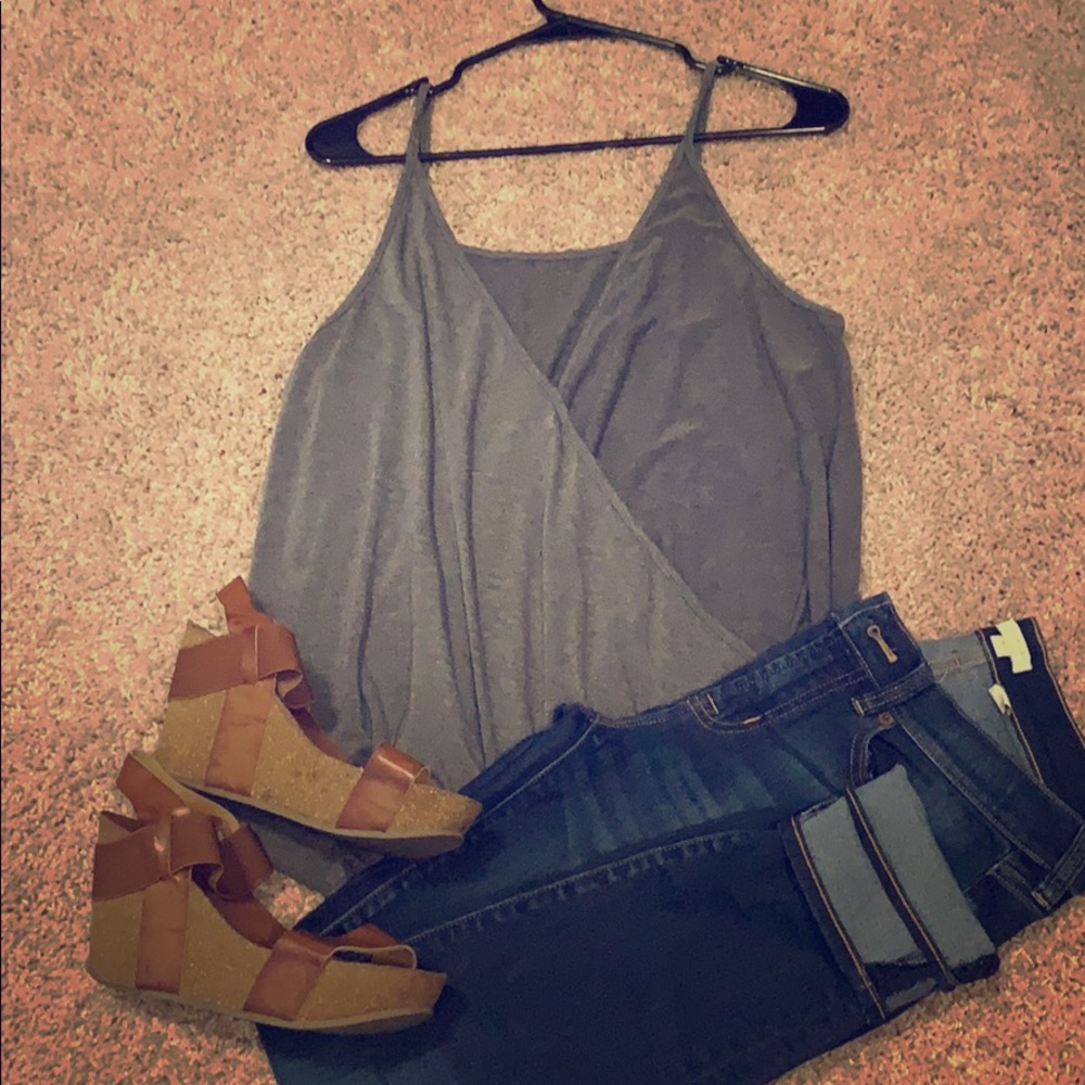 Gray criss cross tank